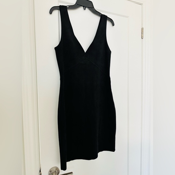 Pre loved Aritzia Wilfred free black jones dress Size M in excellent condition - Picture 2 of 5